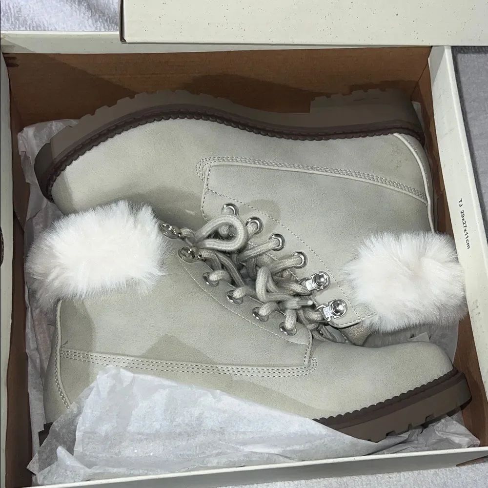 Esprit Women's Winter Boots with Faux Fur - Cream